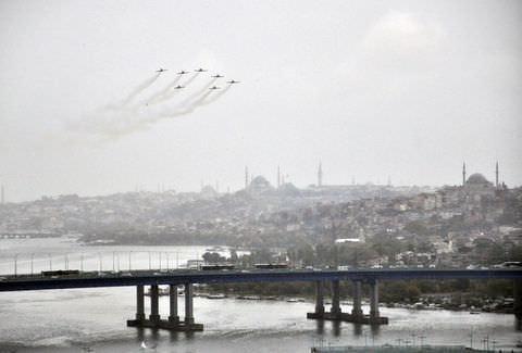 <p>Kağıthane ve Alibeyköy derelerinin çatal vaziyette, boynuzu andırması nedeniyle bu ismi almışdır.</p>