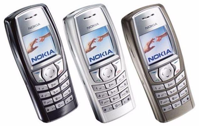 <p><strong>6- Nokia 6610 </strong><br />
<br />
2003 yılında piyasaya sürülen Nokia 6610, 150 milyondan fazla sattı. <br />
<br />
128 x128 piksel ekran çözünürlüğü <br />
<br />
5 saat konuşma süresi</p>
