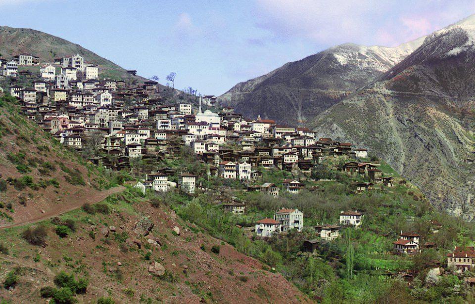 <p>1910’lu yıllarda Artvin’in genel görünüşü...</p>