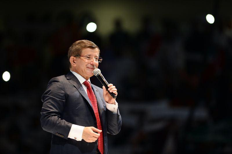 <p>AK Parti'nin 5. Olağan B&uuml;y&uuml;k Kongresi Ankara Arena Spor Salonu'nda ger&ccedil;ekleştiriliyor. AK Parti Genel Başkanı ve Başbakan Ahmet Davutoğlu, AK Parti 5. Olağan B&uuml;y&uuml;k Kongresi'ndeki konuşmasında T&uuml;rkiye ve AK Parti i&ccedil;in &ccedil;ok &ouml;nemli konulara değindi. Konuşmaların ardından partinin yeni vitrini olan MKYK listesi a&ccedil;ıklandı...<br />
<br />
<span style="color:#FFD700"><strong>İşte listede yer alan isimler...</strong></span></p>
