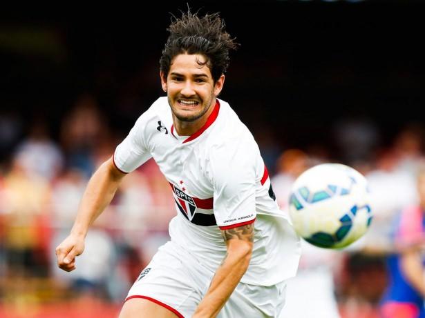 <p>Pato, Corinthians'tan Chelsea'ye kiralık gitti.</p>