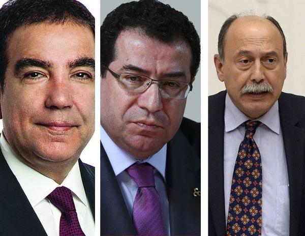 <p>Hükümet kurmakla görevlendirilen Başbakan Ahmet Davutoğlu, 5 CHP'li, 3 MHP'li ve 3 HDP'li milletvekiline hükümet üyesi olmakla ilgili davet mektubu gönderdi. Hükümet üyesi olmakla ilgili davet mektubu, Başbakan Davutoğlu tarafından bizzat imzalandı. Mektuplar milletvekillerinin TBMM'deki odalarına gönderildi.</p>

<p> </p>
