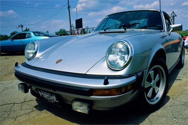 <p><strong>Hız arabaları tutkunu</strong></p>

<p>Gates, hız yapan arabalara karşı her zaman ilgili oldu. Garajında, Porsche 930 Turbo, Mercedes, Jaguar XJ6, Carrera Cabriolet 964 ve Ferrari 348'e sahip. </p>
