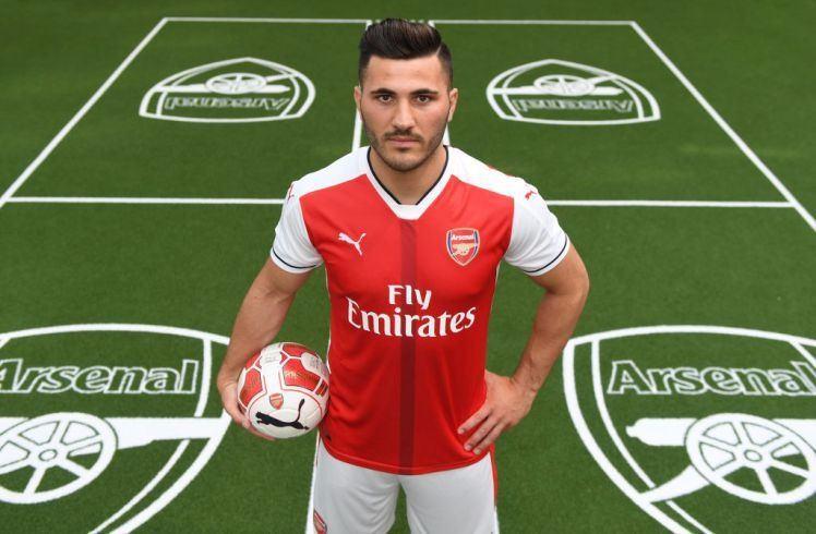 <p>Sead Kolasinac - Schalke 04 ====> Arsenal (Bedelsiz)</p>