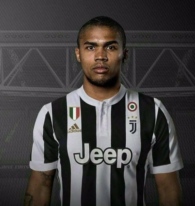 <p>Douglas Costa</p>
<p>Bayern Münih'ten Juventus'a</p>