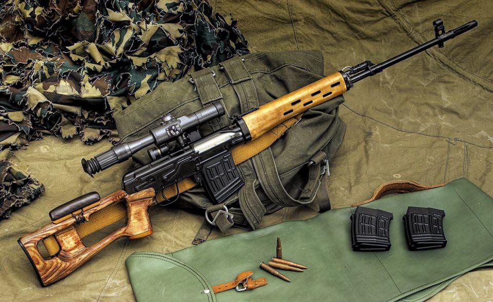 <p><span style="color:#FFD700"><strong>KESKİN NİŞANCI</strong></span><br />
<br />
SVD tipi tüfek</p>
