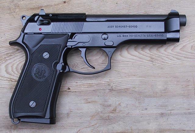 <p>M9 (Beretta 92FS)</p>
