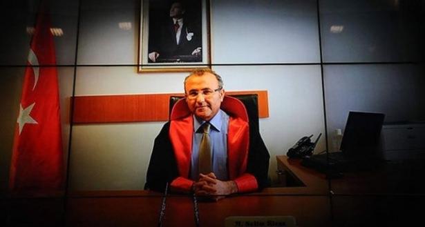 <p>Savcı Mehmet Selim Kiraz’ın iki DHKP-C’li tarafından şehit edildiği odanın olay sonrasındaki görüntülerinden bir kaç kare ortaya çıktı.</p>