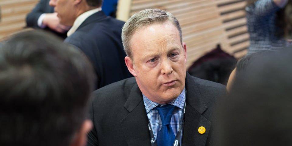 <p><strong>Sean Spicer</strong></p>

<p>Basın Danışmanı</p>

<p>Cumhuriyetçi Ulusal Komitesi’nin 2011 yılından beri baş stratejisti.</p>
