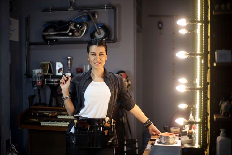 <p>Ben kalıcı makyaj uzmanıyım, iyi olduğumu düşünüyorum, o yüzden iyi olduğumu düşündüğüm için Hollanda da düzenlenen Worldwide Eyebrow Championship yarışmasında ve çok şükür kalıcı makyaj dalında Türkiye'ye birincilik getirdim.</p>
