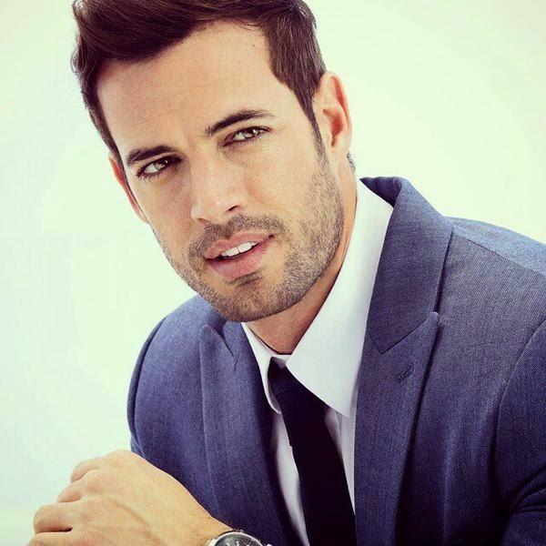 <p><strong>William Levy</strong></p>
