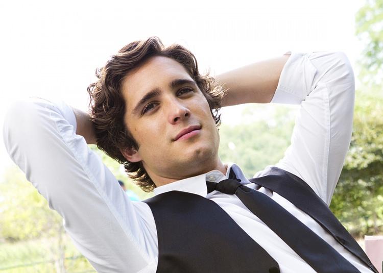 <p><strong>Diego Boneta</strong></p>
