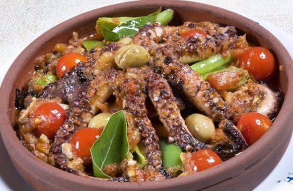 <p>&Uuml;lke: Amerika Birleşik Devletleri<br />
<br />
1 yılda kişi başına d&uuml;şen et miktarı: 120.2 kilogram</p>
