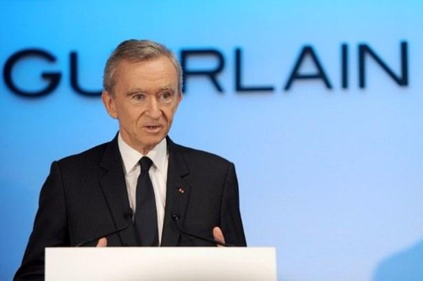 <p><strong>Bernard Arnault</strong><br />
Lüks eşyalar alanında faaliyet gösteren Fransız işadamı Bernard Arnault 32.5 milyar dolar servete sahip. <br />
Ülke: Fransa</p>