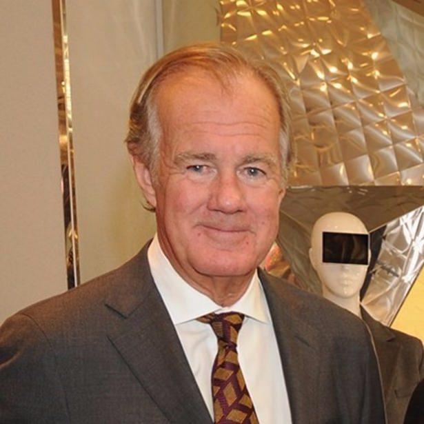 <p><strong>Stefan Persson</strong></p>

<p>İsveç giyim mağazaları devi H&M'in sahibi olan Stefan Persson 20.7 milyar dolara sahip. </p>

<p>Ülke: İsveç</p>
