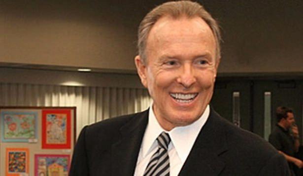 <p><strong>Donald Bren</strong></p>

<p>ABD'de emlak sektöründe faaliyet gösteren Donald Bren 15.2 milyar dolar servete sahip. </p>

<p>Ülke: ABD </p>
