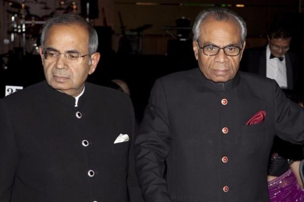<p><strong>Hinduja Kardeşler</strong></p>
<p>İngiltere'de birçok alanda faaliyet gösteren Hinduja Kardeşler 14.5 milyar dolar servete sahip. </p>
<p>Ülke: İngiltere </p>