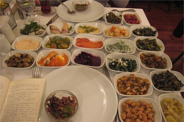 <p>Meze</p>
