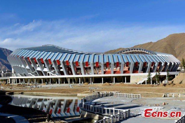 <p>29 - Lhasa Stadyumu / Çin</p>
