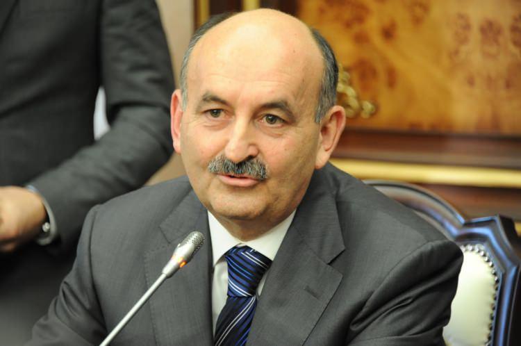 <p>Mehmet Müezzinoğlu</p>
