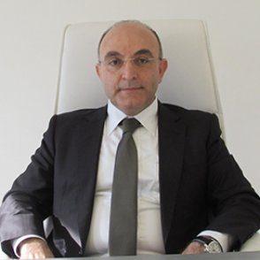 <p>Ayhan Oğan</p>
