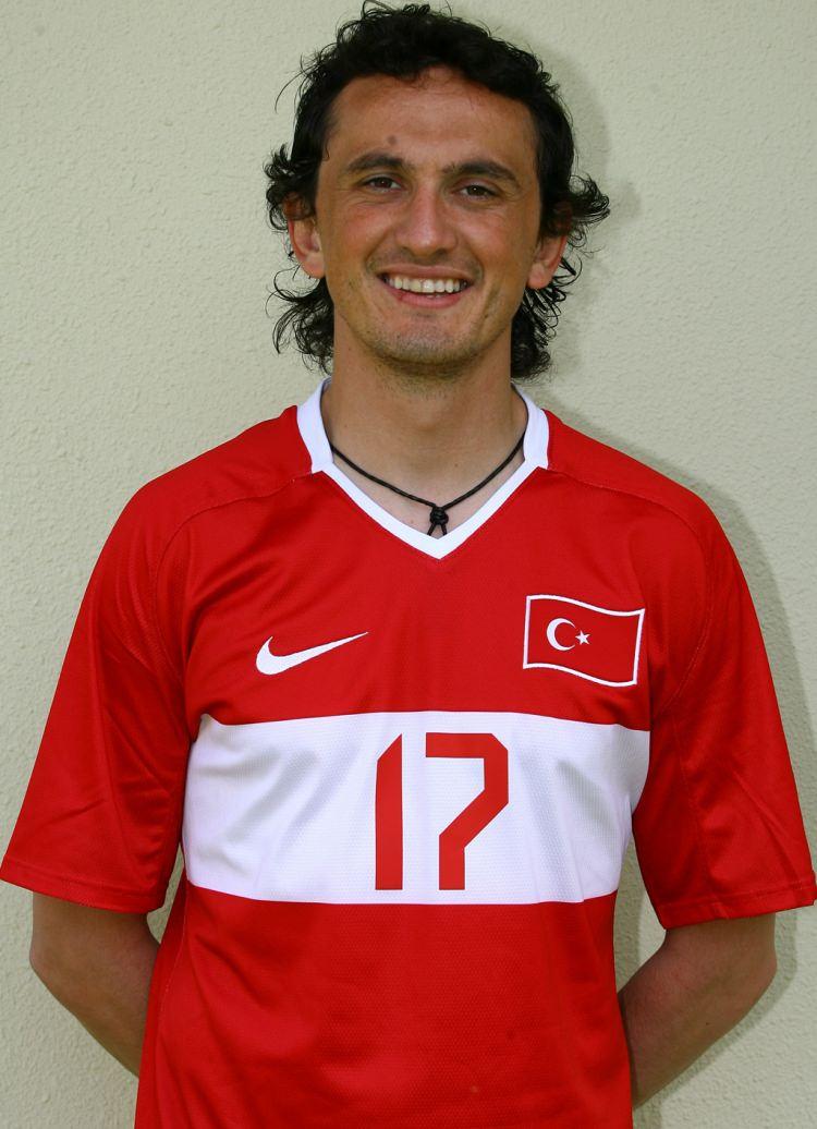 <p>Tuncay Şanlı<br />
<br />
Sakaryalı Fenerbahçe'nin unutulmaz yıldızında küçük dokunuşlar var. Burun ucu ve diş estetiği göze çarpıyor.</p>