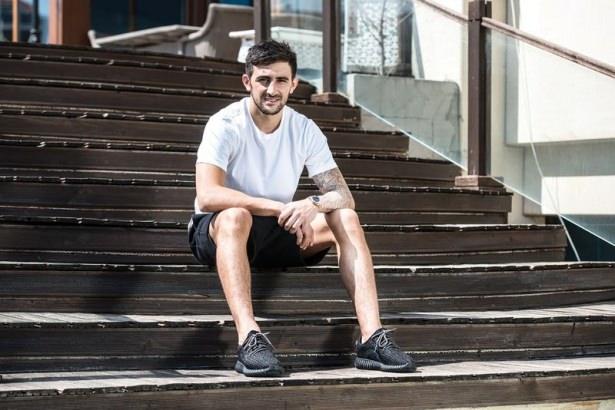 <p>JEM PAUL KARACAN - Bursaspor ile sözleşmesi sona eren futbolcunun Galatasaray'a dönmesi bekleniyor. Ancak 27 yaşındaki futbolcudan kendine kulüp bulması istenecek.</p>