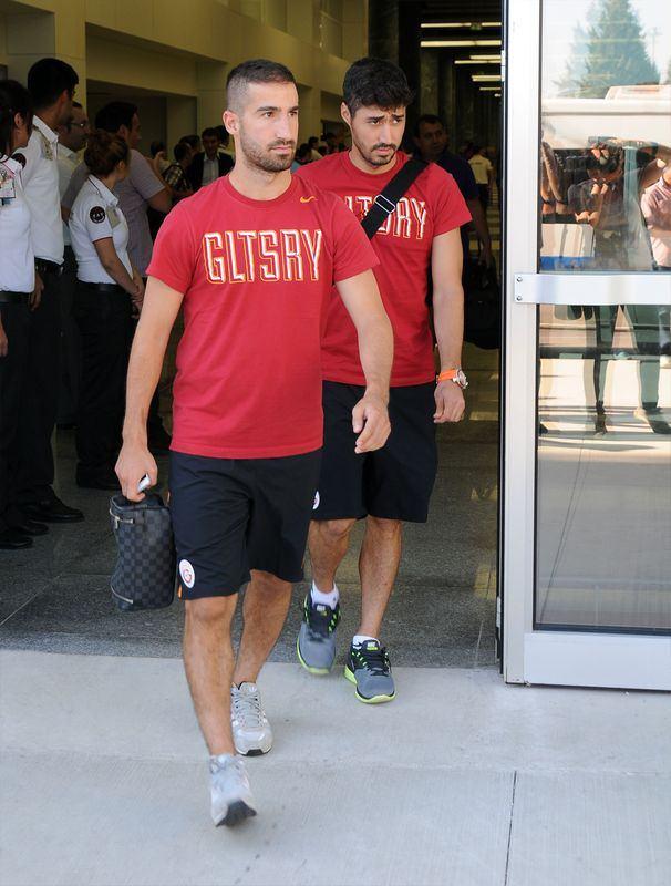 <p>UMUT GÜNDOĞAN - Umut Gündoğan ile de karşılıklı anlaşılarak yolların ayrılmasına karar verildi.</p>
