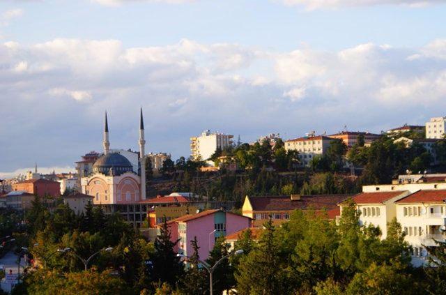 <p><strong>Kilis</strong></p>

<p>2015 nüfusu: 130.655 kişi.</p>

<p>2016 nüfusu: 130.825 kişi.</p>

<p>Değişim(%): 0,13</p>
