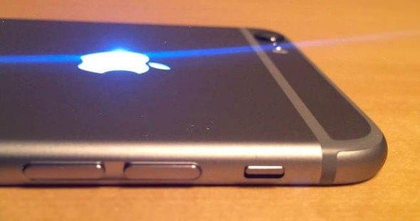 <p class="MsoNormal">Görünüm çok değişmese de, biraz daha incelmiş ve anten çizgileri kasanın kenarlarına itilmiş bir modeli görebiliriz. Ayrıca Hologram teknolojisi de yeni iPhone'larda olmayacak.<o:p></o:p></p>

<p class="MsoNormal"><o:p> </o:p></p>
