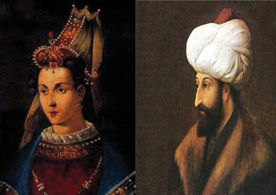 <p><strong>Fatih Sultan Mehmed ve Gülbahar Hatun</strong></p>
<p>Kısa ömrünün büyük çoğunluğu fetihlerde geçen Fatih Sultan Mehmed’in aile hayatıyla ilgili çok az şey bilinmektedir. Onun için<strong> “aşk”</strong> denilince kadınlardan ziyade İstanbul’a olan aşkı öne çıkar. Hayatta her şeye küçük yaşlarda başlayan Sultan Mehmed’in ilk evliliği de küçük sayılabilecek bir yaşta olmuştur. Aslen Arnavut olan ve 1446’da hareme giren Gülbahar Hatun’la evlenmiş ve 1448’de Şehzade Bayezid dünyaya gelmiştir. Ayrıca Akkoyunlular’a gelin giden Gevher Sultan’ın da annesidir Gülbahar Hatun.</p>
<p>Fetihten sonra İstanbul’da yaşamaya başlayan Gülbahar Hatun, oğlu II. Bayezid dokuz yaşında babası tarafından Amasya’ya sancak beyi olarak gönderildiğinde onunla birlikte gitmiş ve yirmi beş yıl Amasya’da yaşamıştır.</p>
<p>1481 yılında Fatih’in vefatından sonra II. Bayezid padişah olunca Gülbahar Hatun hem padişah hanımı, hem padişah anası olmuştur. O dönemde henüz <strong>“valide sultan” </strong>unvanı kullanılmamasına rağmen Gülbahar Hatun’un saraydaki rolü valide sultanlardan pek de farklı olmamıştır.</p>