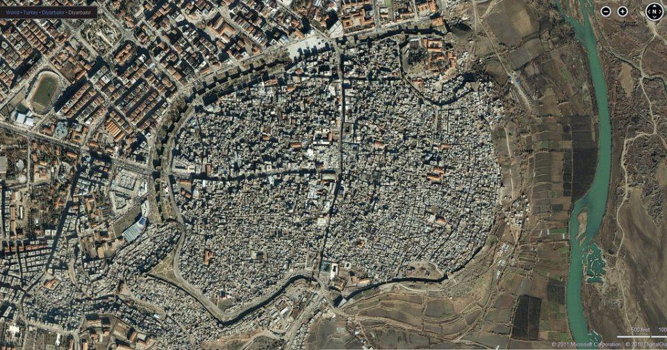 <p><strong>DİYARBAKIR</strong><br />
<br />
1 MEHMET TEYAR KARAKOÇ LİSE SERBEST<br />
2 AYŞE ÖNEN ÜNİVERSİTE ÖĞRETMEN<br />
3 FEVZİ YİĞİTKAN LİSE İŞADAMI<br />
4 AHMET KAYA ORTAOKUL ŞÖFÖR<br />
5 RECEP DONAT İLKOKUL EMEKLİ<br />
6 ÖMER BOZKAYA LİSE SERBEST<br />
7 ŞEYHMUS BİLİCİ İLKOKUL EMEKLİ<br />
8 MEHMET İÇLİ LİSE EMEKLİ<br />
9 CELALETTİN YAYLAK LİSE SERBEST<br />
10 KADİR YORULMAZ ÜNİVERSİTE ÖĞRETMEN<br />
11 SAİM KAYAALP ÜNİVERSİTE HARİTA TEKNİKERİ</p>