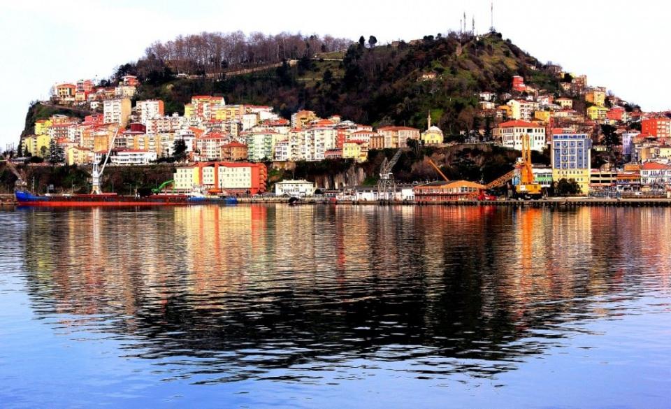 <p><strong>GİRESUN</strong><br />
<br />
1 ORHAN ERZURUM ÜNİVERSİTE TIP DOKTORU<br />
2 YUSUF VEZİROĞLU ÜNİVERSİTE MALİ MÜŞAVİR<br />
3 BORA KILIÇ LİSE MAKİNA TEKNİSYENİ<br />
4 YAŞAR İLBAŞ LİSE ESNAF</p>