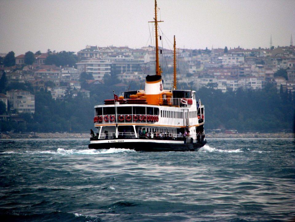 <p><strong>İSTANBUL 1. bölge</strong><br />
<br />
1 EDİP SEMİH YALÇIN ÜNİVERSİTE ÖĞRETİM ÜYESİ<br />
2 İZZET ULVİ YÖNTER ÜNİVERSİTE KAMU GÖREVLİSİ<br />
3 UYGAR SUPHİ AKTAN ÜNİVERSİTE AKADEMİSYEN<br />
4 AHMET TURGUT ÜNİVERSİTE ŞEHİR VE BÖLGE PLANLAMACISI<br />
5 SABRİ ŞENEL ÜNİVERSİTE MALİ MÜŞAVİR<br />
6 EKREM DÜZGÜN LİSE TURİZM VE DENİZCİLİK<br />
7 UMUR ARIKAN ÜNİVERSİTE DİŞ HEKİMİ<br />
8 ELİF GONCA AKDENİZ ÜNİVERSİTE ECZACI<br />
9 DURSUN ÇOLAK LİSE İŞADAMI<br />
10 ÖMER FARUK EKŞİ LİSE MÜTEAHHİT<br />
11 ALPER KAAN BORAN ÜNİVERSİTE AVUKAT<br />
12 ŞEVKET TALHA APUHAN ÜNİVERSİTE KÖŞE YAZARI<br />
13 CİHAN TUFAN ÜNİVERSİTE AVUKAT<br />
14 BAŞAR ÜNAL ÜNİVERSİTE İŞADAMI<br />
15 ARİF TEVETOĞLU ÜNİVERSİTE EĞİTİMCİ / EKONOMİST<br />
16 LEMAN SÜHEYLA SOYLU ÜNİVERSİTE EMEKLİ EMNİYET MÜDÜRÜ</p>