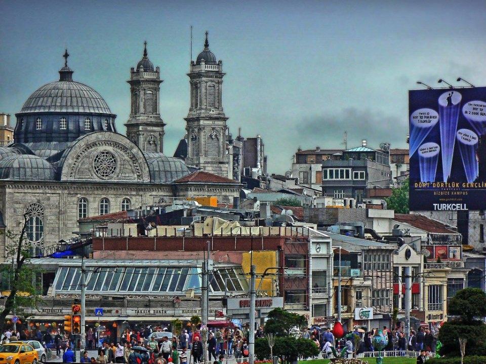 <p><strong>İSTANBUL 3.bölge</strong><br />
<br />
1 ATİLA KAYA ÜNİVERSİTE SİYASETÇİ<br />
2 İSMAİL FARUK AKSU ÜNİVERSİTE MÜŞAVİR<br />
3 ARZU ERDEM ÜNİVERSİTE İŞ KADINI<br />
4 FUAT ÇAKIROĞLU ÜNİVERSİTE İŞADAMI<br />
5 MEHMET MÜFTÜOĞLU ÜNİVERSİTE GAZETECİ<br />
6 ERDEM KARAKOÇ ÜNİVERSİTE EĞİTİMCİ<br />
7 HAYATİ ARKAZ ÜNİVERSİTE TIP DOKTORU<br />
8 CELAL KARAPINAR ÜNİVERSİTE SENDİKACI<br />
9 AYŞE BIÇAK ÜNİVERSİTE TEKSTİLCİ<br />
10 AHMET SAVAŞ ÇOLAK ÜNİVERSİTE İŞADAMI<br />
11 DİDEM KARATAŞ ÜNİVERSİTE KURUMSAL İLETİŞİM UZMANI<br />
12 BAHATTİN ŞENGÜL ÜNİVERSİTE SİYASET BİLİMCİSİ<br />
13 SERDAR ÖKTEM ÜNİVERSİTE AVUKAT<br />
14 HALİT TUNA ÜNİVERSİTE TEKSTİLCİ<br />
15 MERRİN HASİPOĞLU ÜNİVERSİTE İŞKADINI<br />
16 EKREM SARISOY ÜNİVERSİTE MALİ MÜŞAVİR<br />
17 ALİ KARADENİZ ÜNİVERSİTE ÖĞRETİM GÖREVLİSİ<br />
</p>