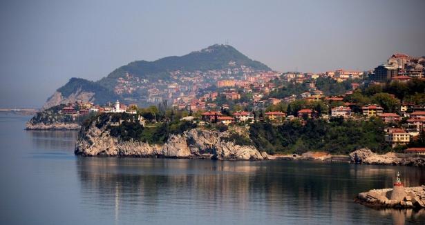 <p><strong>ZONGULDAK</strong><br />
<br />
1 ZEKİ ÇAKAN ÜNİVERSİTE ELEKTİRİK MÜHENDİSİ<br />
2 YAVUZ ERKMEN ÜNİVERSİTE MÜLKİ İDARE HAKİMİ<br />
3 AHMET EMRE BAYRAMOĞLU ÜNİVERSİTE TIP DOKTORU<br />
4 İLYAS ALTUN ÜNİVERSİTE MADEN MÜHENDİSİ<br />
5 BURHAN TEMEL ÇINAR ÜNİVERSİTE AVUKAT</p>