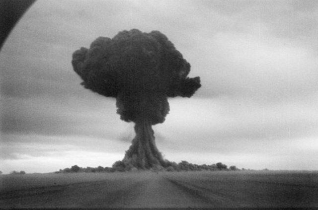 <p>Rusya'nın ilk nükleer denemesi<br />
1949 yılında "RDS-1" kod adlı nükleer bomba</p>