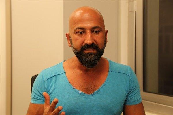 <p> "Bu sırada tank üstüme doğru biraz hareket etti. Ben de bu sefer sol paletin önüne yattım. Tank hareketini durdurunca üzerimi çıkardım ayağa kalkarak tepkimi göstermeye devam ettim. </p>