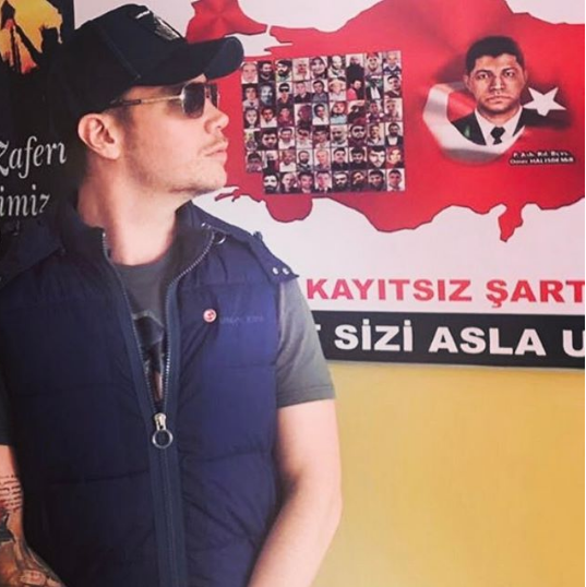 <p><strong>Sinan Akçıl</strong></p>

<p>Rahmetle ve Minnetle,cennete selam olsun hepinize...oy verdiğimiz okulda gurur köşesi...#ömerhalisdemir</p>
