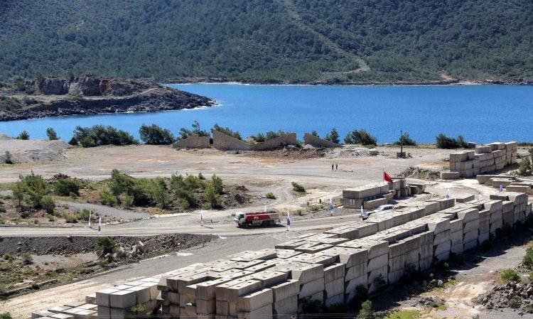 <p>Zaman kaybının önümüzdeki süreçte telafi edileceği inancındayım” ifadelerini kullanırken, Rusya Devlet Başkanı Putin ise, “Akkuyu Santrali için de çalışmalar sürecek. </p>
