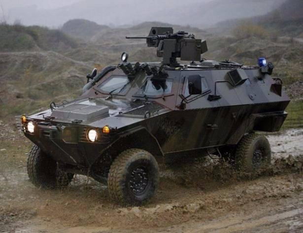 <p><strong>OTOKAR COBRA</strong><br />
Otokar Cobra, Otokar firması tarafından 1997 yılında üretimine başlanan bir zırhlı personel taşıyıcı aracı. Azami 110 km hıza çıkabilen araçta bir adet 1 × 7.62 mm veya 12.7 mm makineli tüfek bulmakta.</p>
