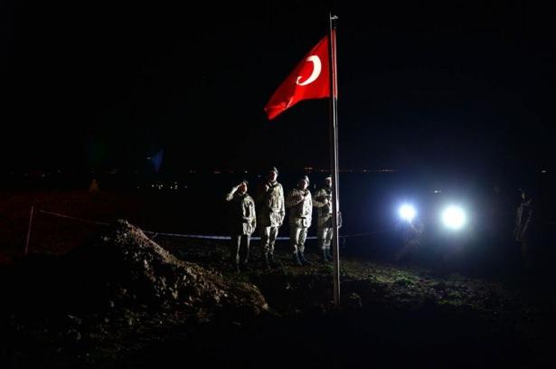 <p>Operasyonun fotoğrafları da Anadolu Ajansı tarafından yayınlandı. </p>
