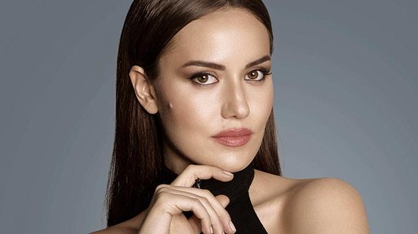 <p><strong>FAHRİYE EVCEN (SOLİNGEN ALMANYA)</strong></p>
