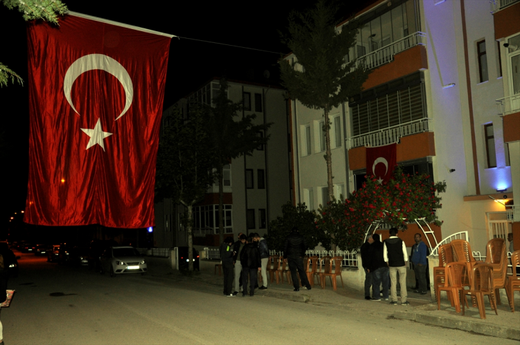 <p>Kesikbaş'ın Amasya'nın Merzifon ilçesinde yaşayan ailesine acı haberler ulaştı.</p>
