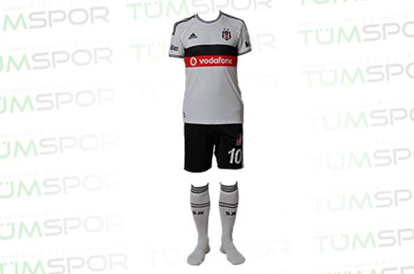 <p><strong>BEŞİKTAŞ</strong><br />
<br />
DIŞ SAHA</p>
