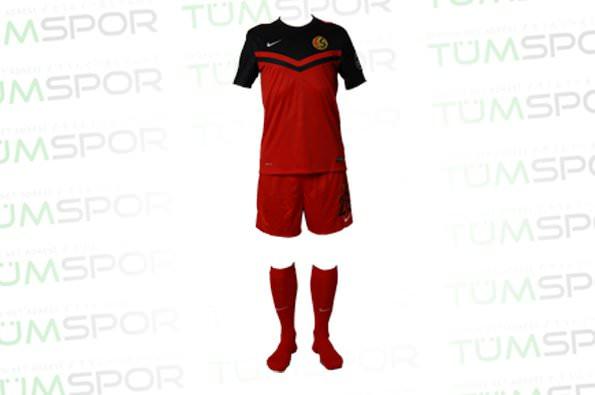 <p><strong>ESKİŞEHİRSPOR<br />
<br />
​​</strong>​DIŞ SAHA</p>

