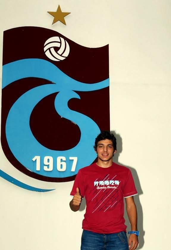 <p>Salih Dursun (Galatasaray'dan Trabzonspor'a)</p>
<p> </p>