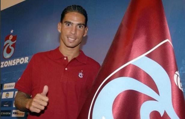 <p>Carl Medjani (Trabzonspor'a)</p>
<p> </p>