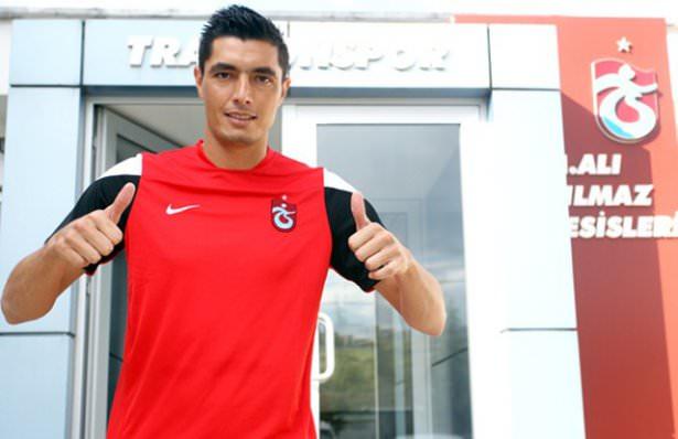 <p>Oscar Cardozo (Benfica'dan Trabzonspor'a)</p>

<p> </p>
