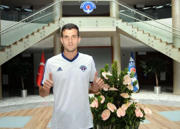 <p>Yusuf Mersin (Liverpool'dan Kasımpaşa'ya)</p>

<p> </p>
